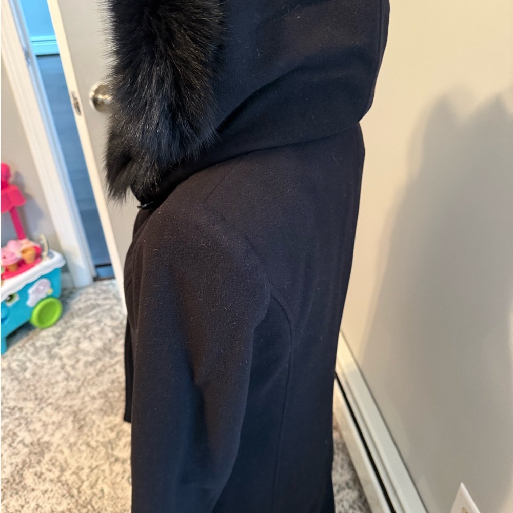 SACHI Elegant Black Trench Coat - Picture 4 of 6
